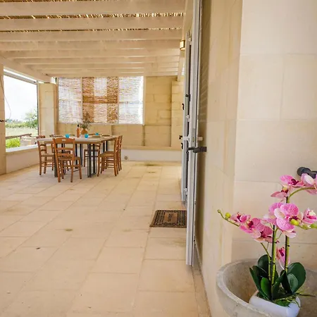 فيلة La Reimunda *